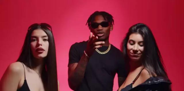 乐鱼电竞-音乐比足球更能表达自己 莱昂变身歌手Way 45