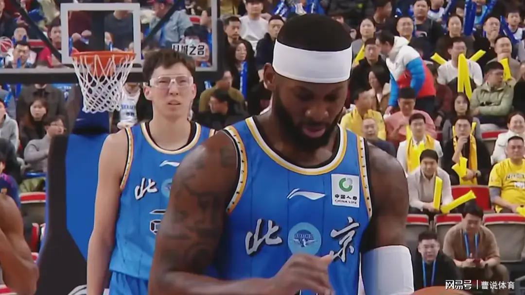 乐鱼电竞-破案了！北京男篮输球原因曝光，徐利民带队伤兵满营，球迷:下课